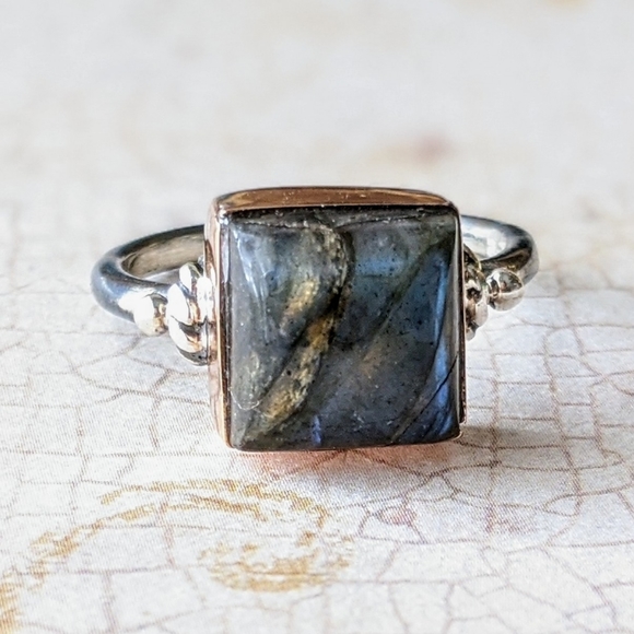 *SOLD* CARIA Handmade Silver Labradorite Ring - Picture 3 of 4